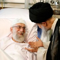 عيادة العلماء والشخصيات للإمام الخامنئي حفظه الله في المستشفى